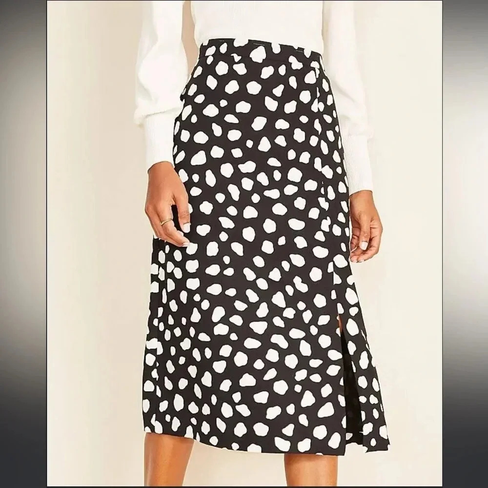Ann Taylor Black and White Patterned Midi Skirt